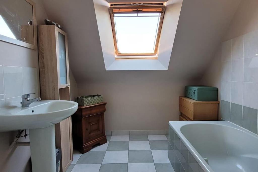 Maison 4 Chambres Pour 8 Personnes Dol-de-Bretagne Eksteriør bilde